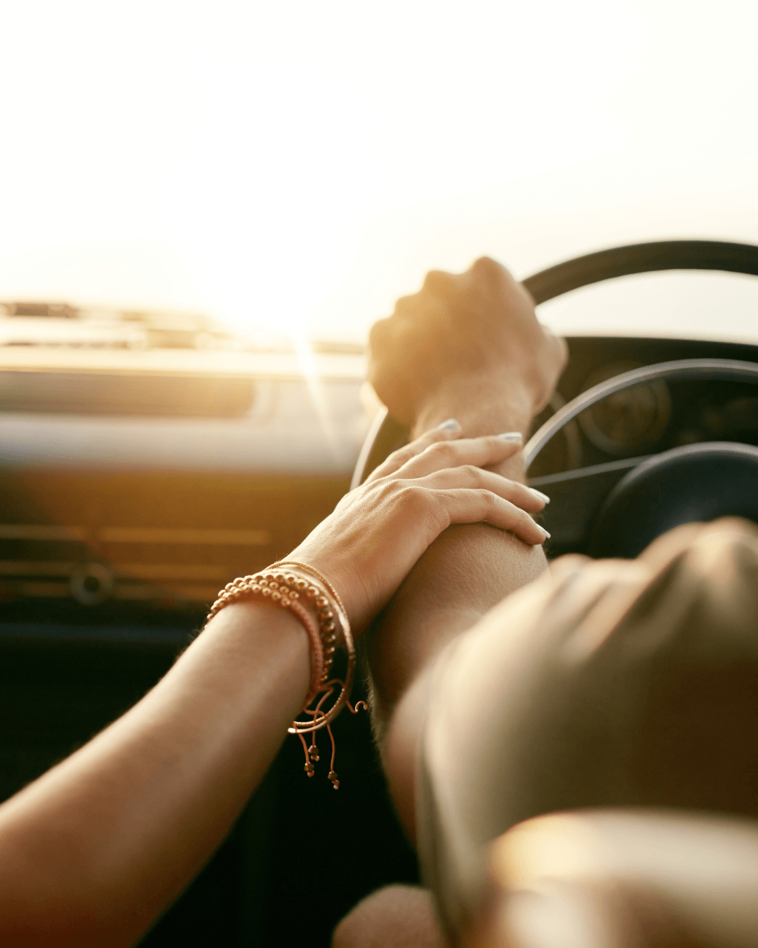 Destinos románticos para escapadas de verano en auto